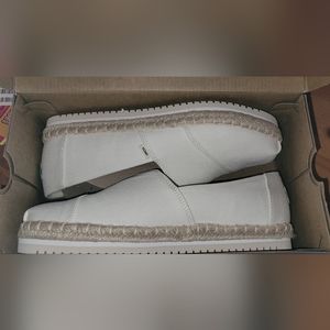 Brand new Tom's Canvas Espadrill platforms